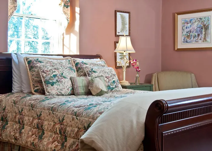 Wayside Inn Bed And Breakfast