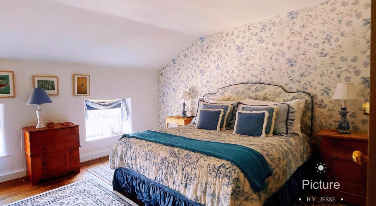 Wayside 3* Ellicott City