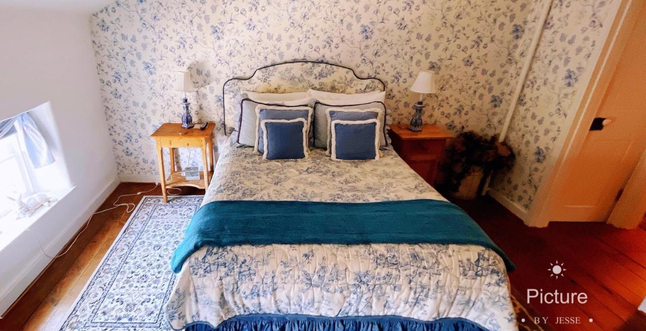 Wayside 3* Ellicott City
