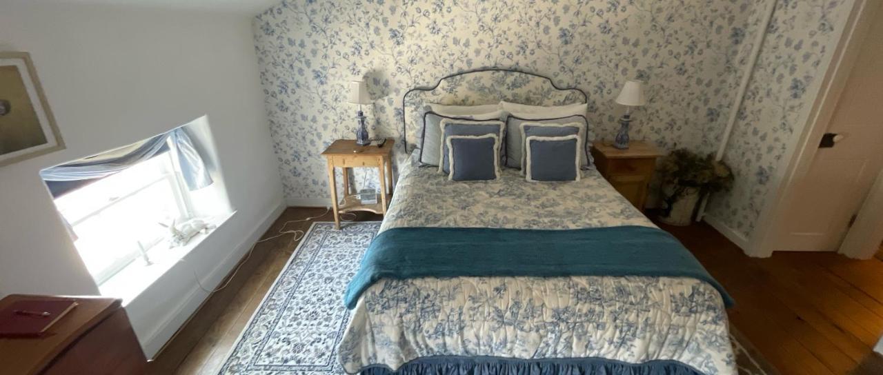 Wayside Bed and breakfast