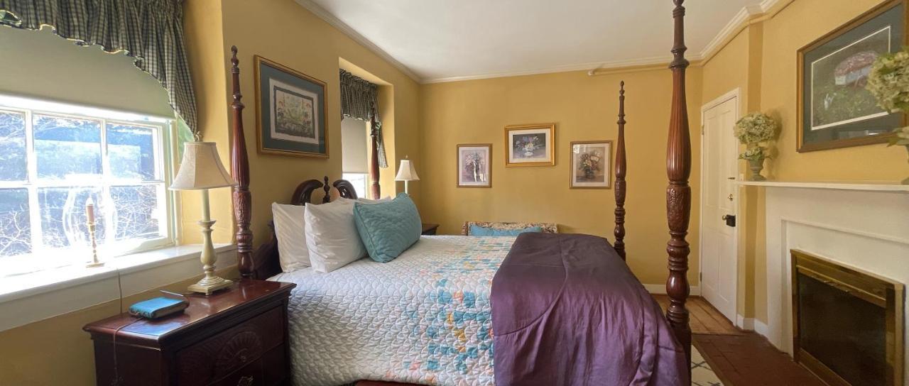 Wayside Bed and breakfast